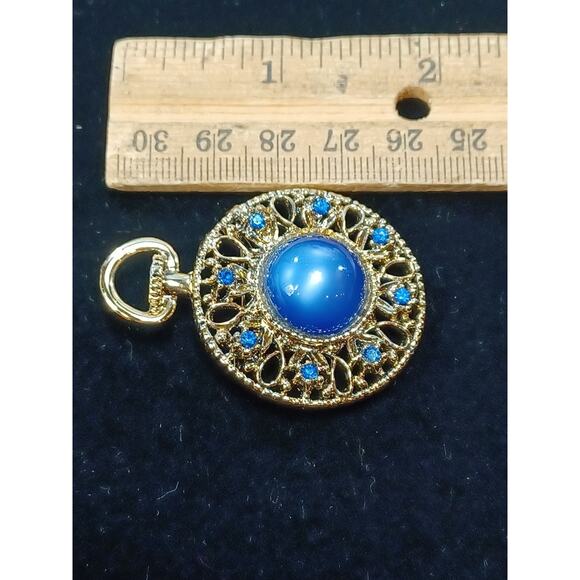 Charm Pin Pendant Big Blue Beautiful Stone Golden Charm Pin Brilliant Round Fun - Picture 9 of 11